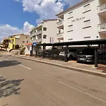 아파트 Mit Terrasse Und Meerblick By Interhome 드라말리