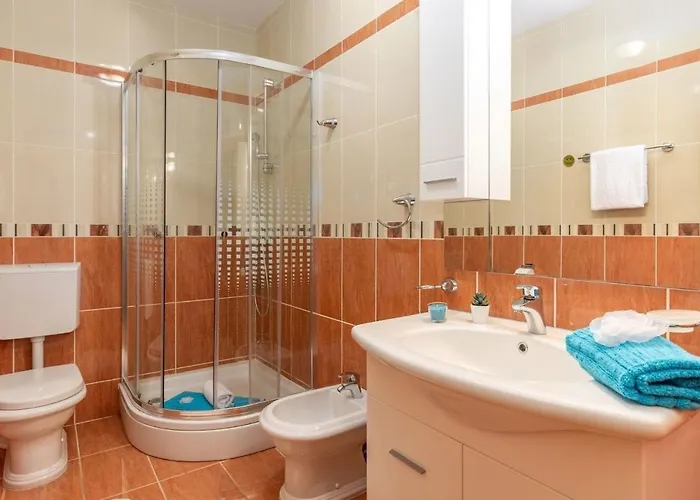 Mit Terrasse Und Meerblick By Interhome *