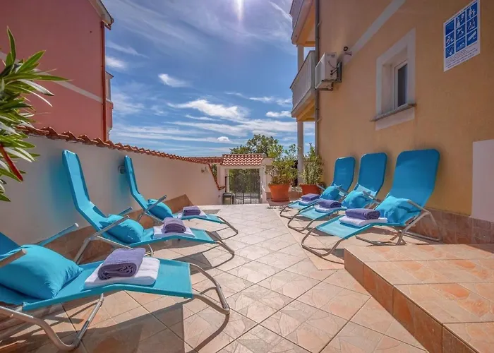 Mit Terrasse Und Meerblick By Interhome